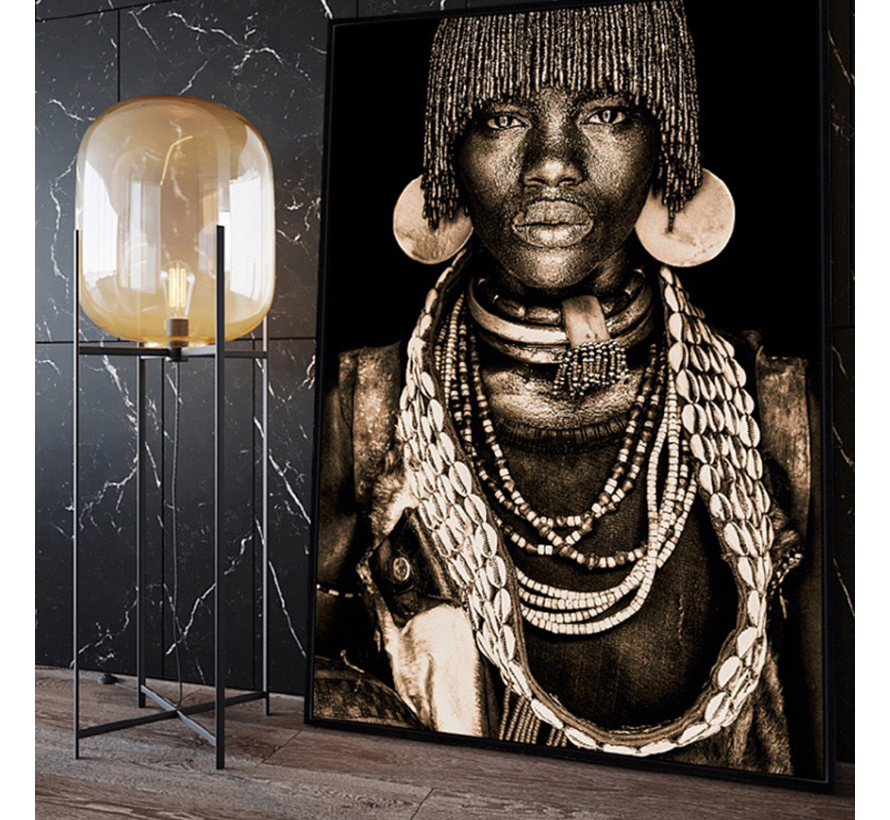 Allernieuwste.nl® Canvas Schilderij Afrikaanse Stam Lid Inlandse Stammen Tribal - bruin - 70 x 100 cm