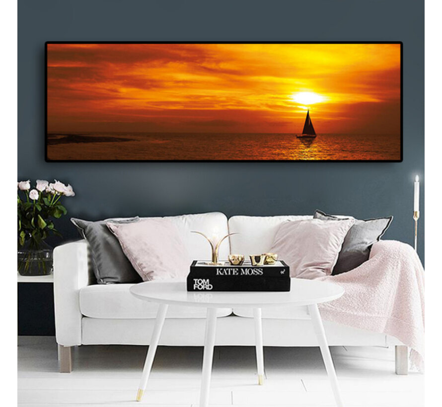 Allernieuwste.nl® Canvas Schilderij Rode Zonsondergang met Zeilboot - Kunst aan je Muur - Kleur - 30 x 100 cm
