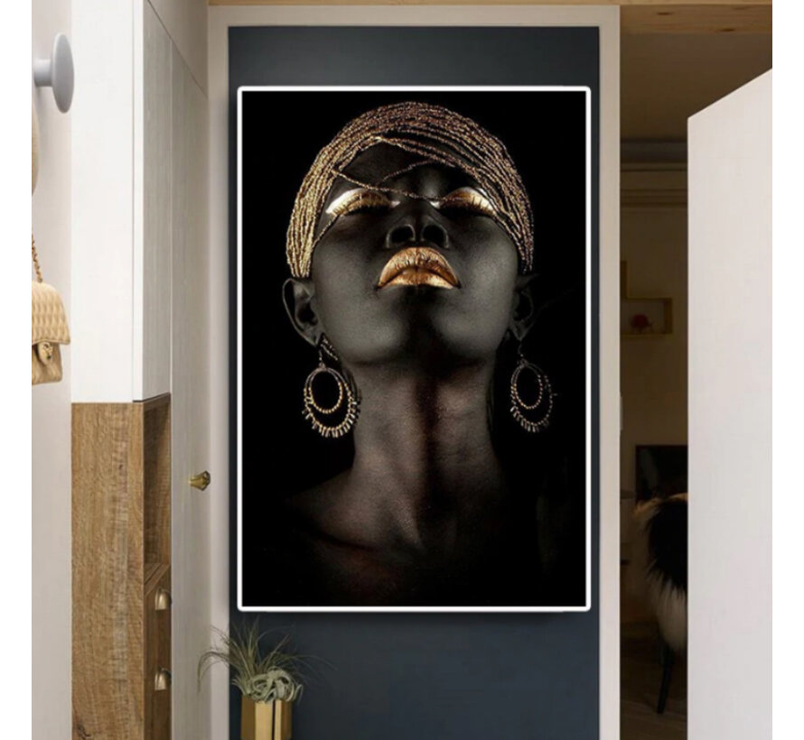 Allernieuwste.nl® Canvas Schilderij Afrikaanse vrouw met Gouden Sieraden - Kunst aan je Muur - Kleur - 40 x 80 cm