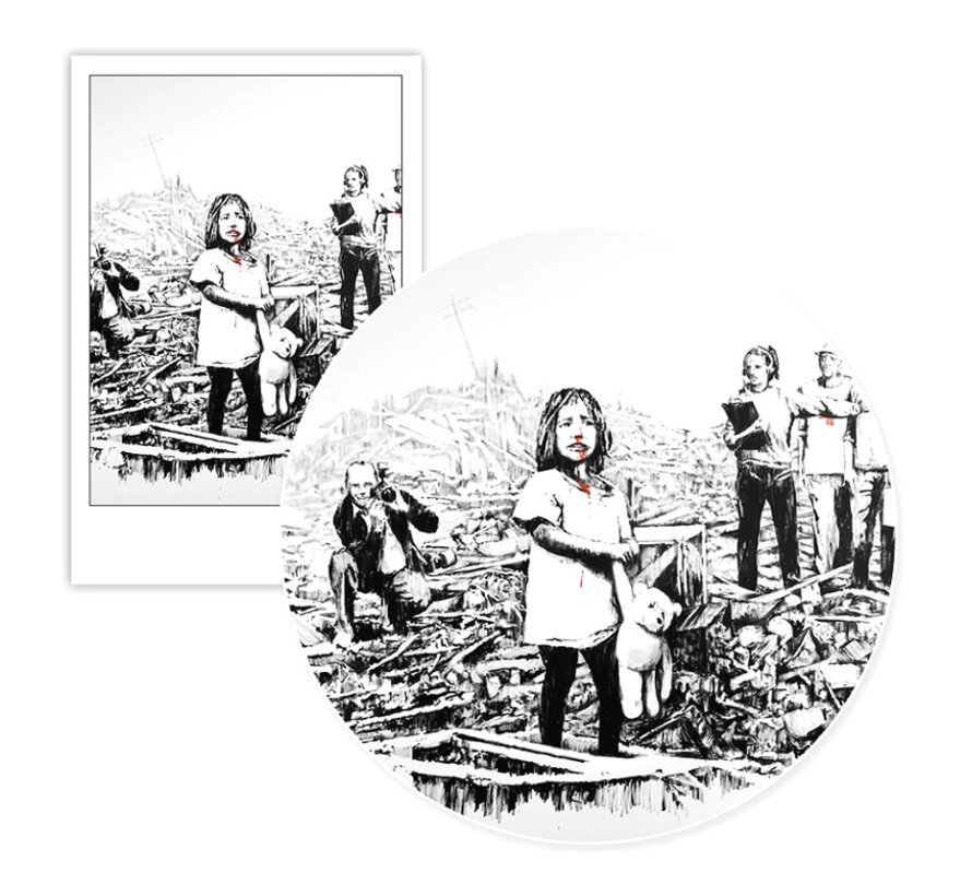 Allernieuwste.nl® Canvas Schilderij Banksy MEDIA-ramp - Graffiti Art - Zwart wit - 40 x 50 cm