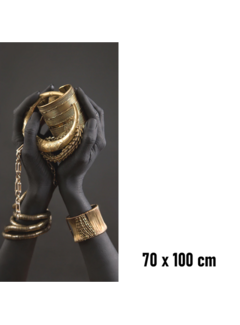 Allernieuwste.nl Canvas Schilderij Afrikaanse Vrouwenhand met Gouden Sieraden - 70 x 100 cm
