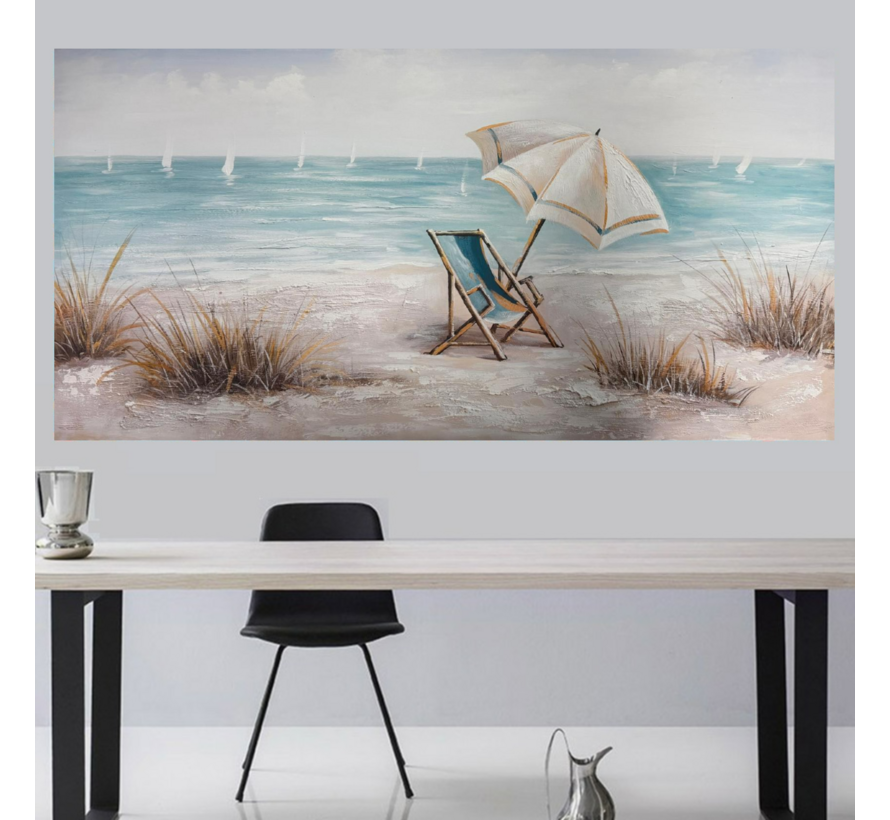 Allernieuwste.nl® Canvas Schilderij Strand met Strandstoel en Zeilboten – 50 x 100 cm – Zee -Muurdecoratie – Wanddecoratie – Poster
