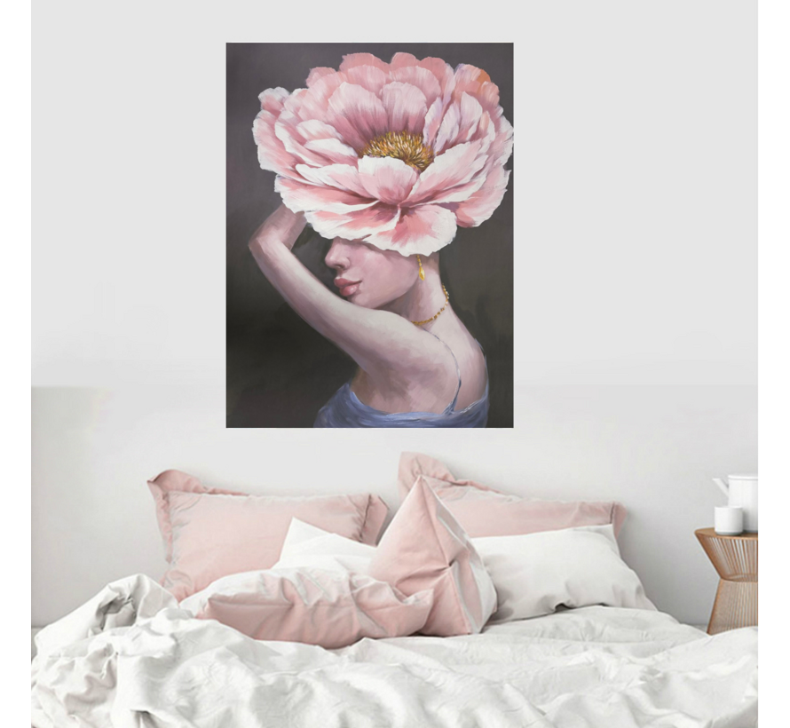 Allernieuwste.nl® Canvas Schilderij Vrouw met Roze Bloem en Gouden Sieraden – 60 x 80 cm – Moderne Muurdecoratie – Wanddecoratie