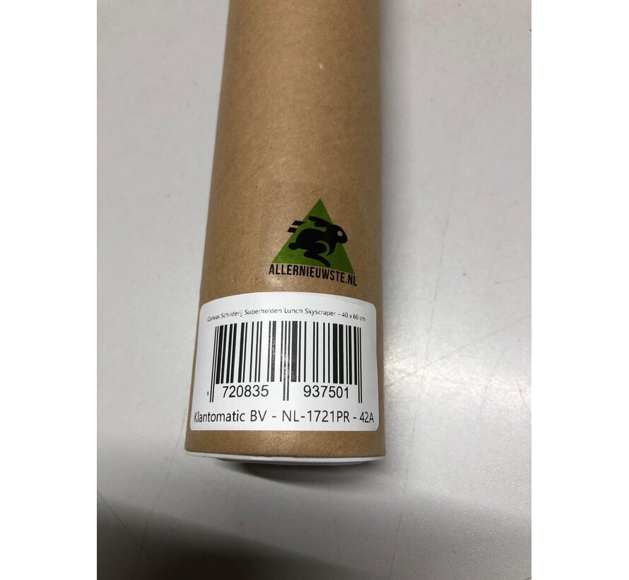 Allernieuwste.nl® Canvas Schilderij Superhelden Lunch Skyscraper – 40 x 60 cm - Humor -Wanddecoratie – Muurdecoratie