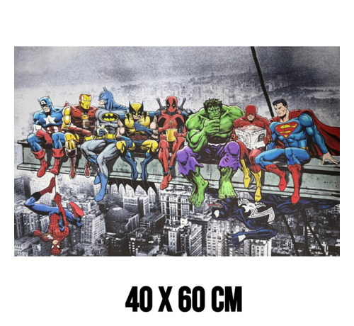 Allernieuwste.nl Allernieuwste.nl® Canvas Schilderij Superhelden Lunch Skyscraper – 40 x 60 cm - Humor -Wanddecoratie – Muurdecoratie