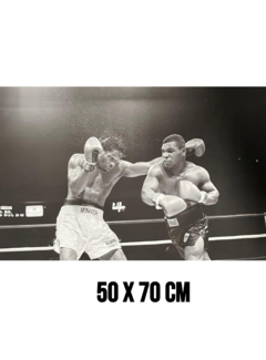 Allernieuwste.nl Canvas Schilderij Mike Tyson vs Mitch Green – Zwart Wit - 50 x 70 cm