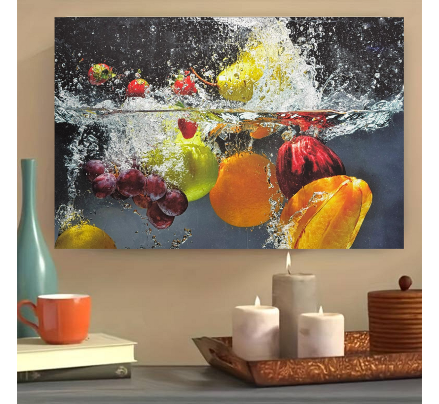 Allernieuwste.nl® Canvas Schilderij Splashing Fruit – 50 x 75 cm – Kleurrijk - Keuken - Wanddecoratie Modern – Muurdecoratie