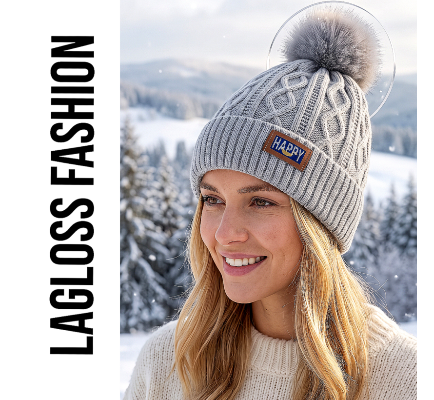 LaGloss® Wintermuts Grijs – Gebreide Beanie met Nep Pompom & Happy Patch – Warme Skimuts voor Dames