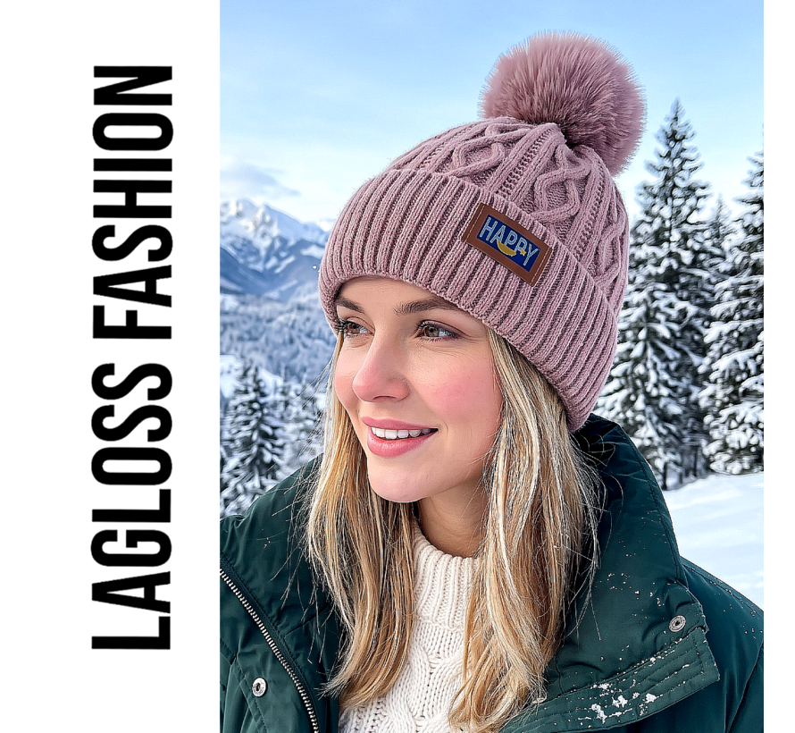 LaGloss® Wintermuts Roze – Gebreide Beanie met Nep Pompom & Happy Patch – Warme Skimuts voor Dames