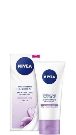 Nivea Nivea Essentials dagcrème sensitive SPF15 50 ML Nivea Nivea Essentials dagcrème sensitive SPF15 50 ML