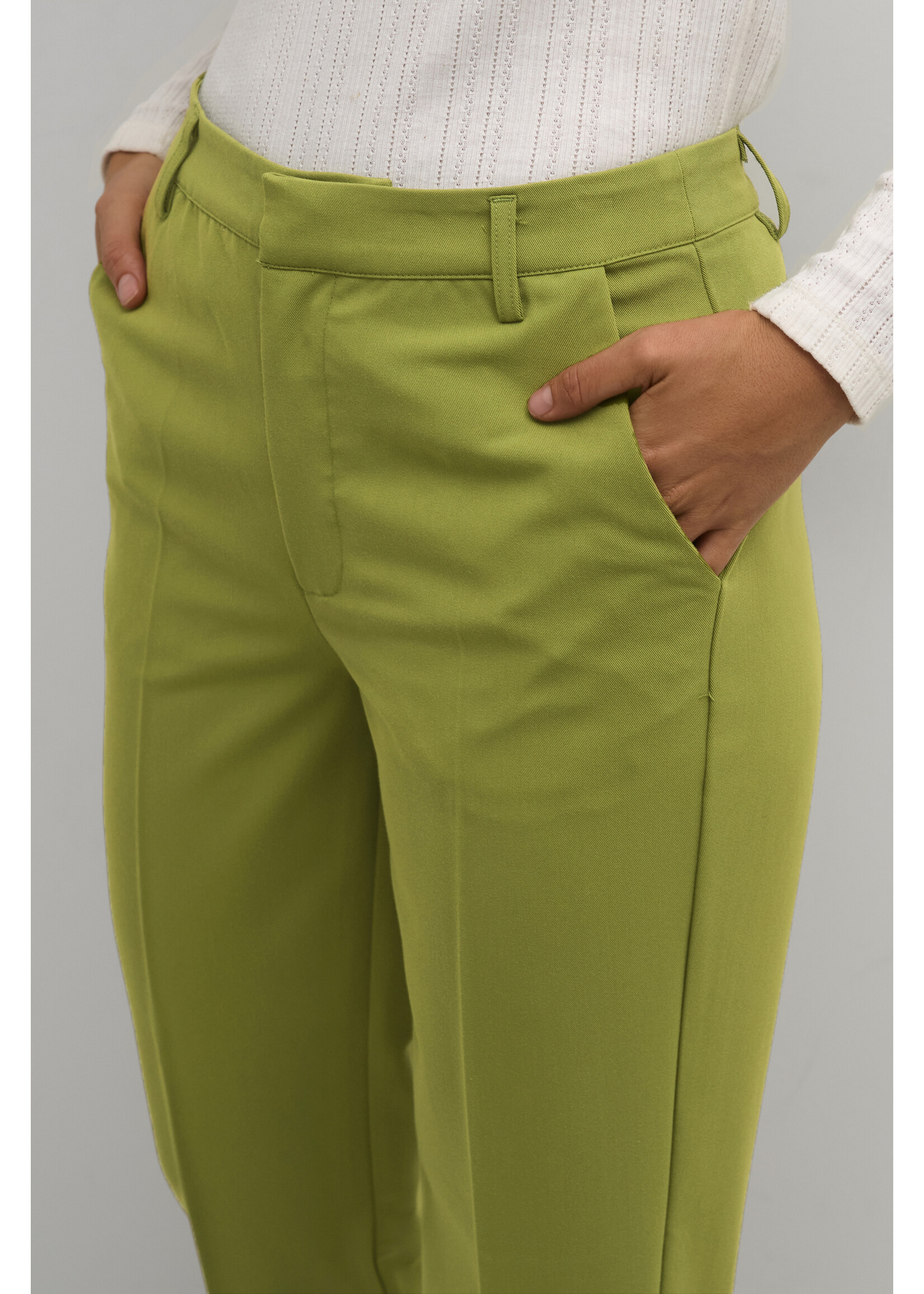 KAFFE KASAKURA ZIPPER PANTS groen