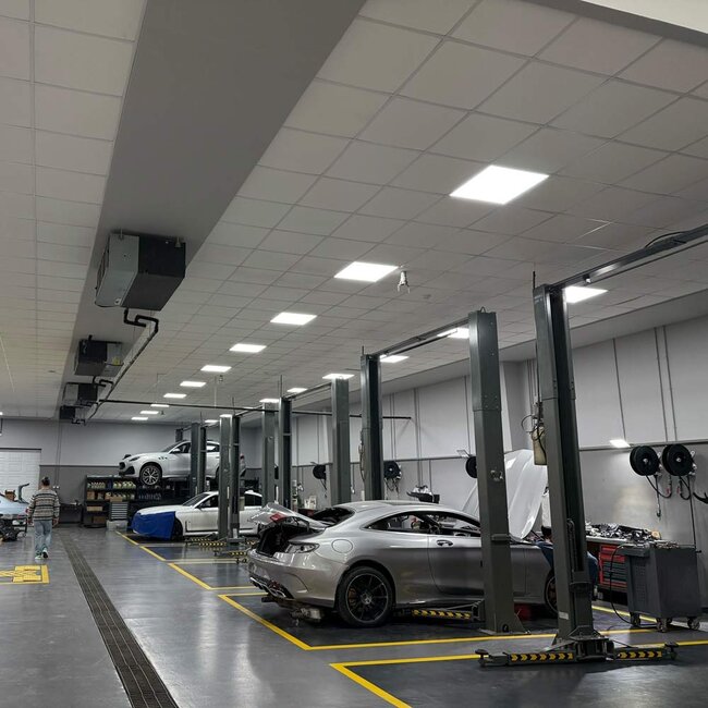 Ledvance LED Panel | 60x60 | neutralweiß 4000K | 33W | 110 lm/W / 3630lm | UGR<25 | Back-lit