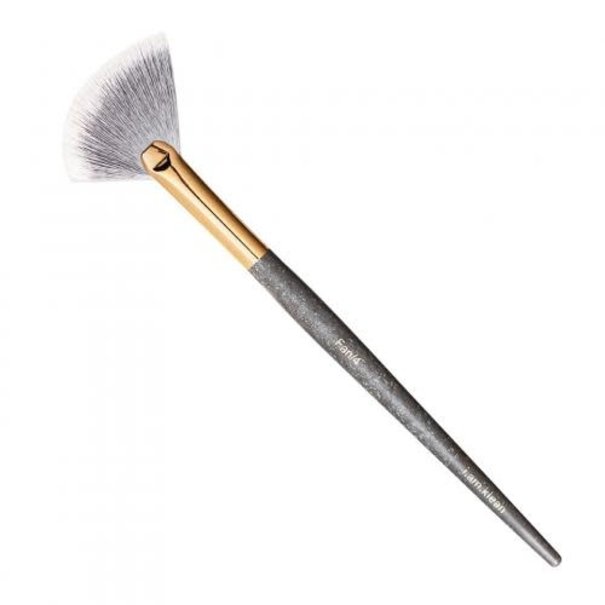 I.am.klean Fan Brush