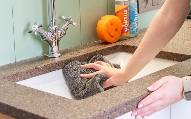droogdoek in de lavabo