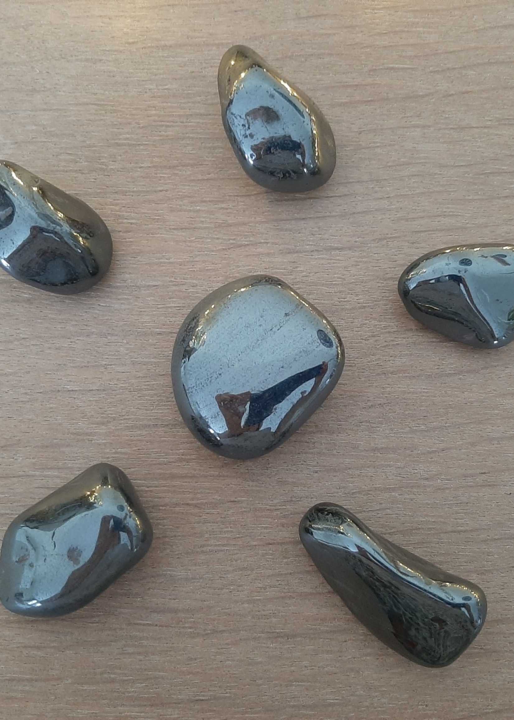 Hug stone Hematite XL