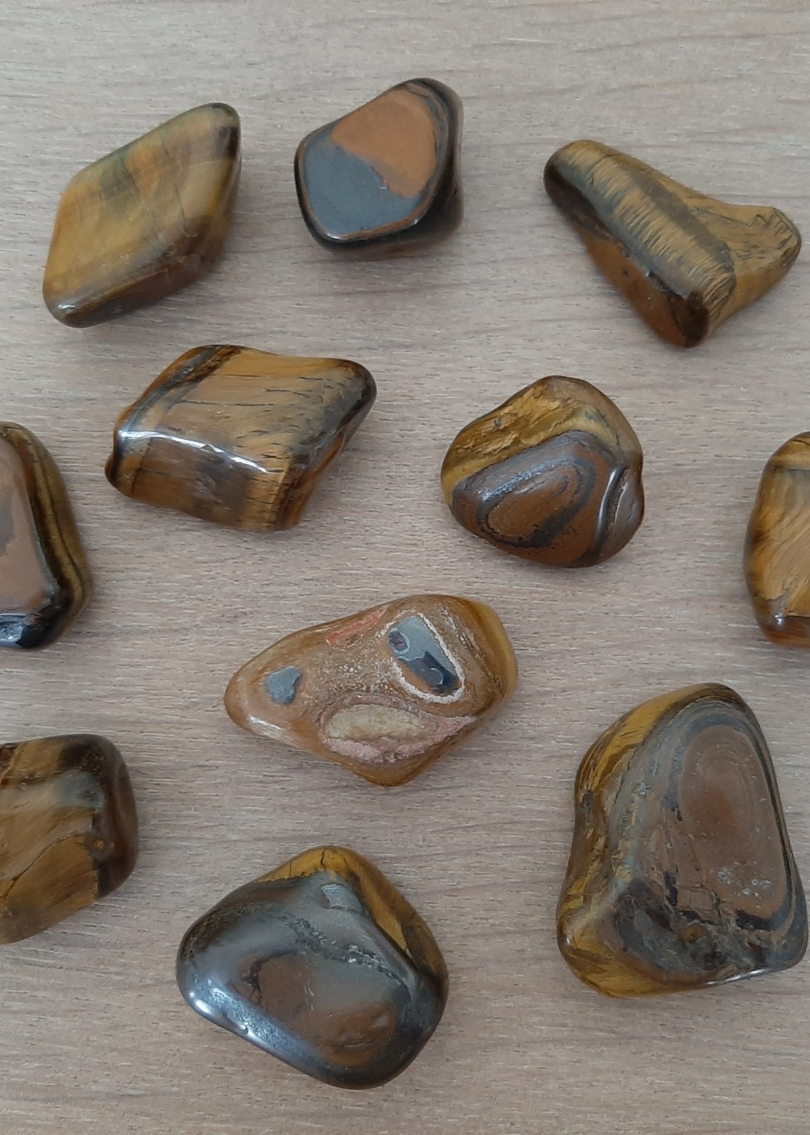 Hug stone Tiger Eye XL