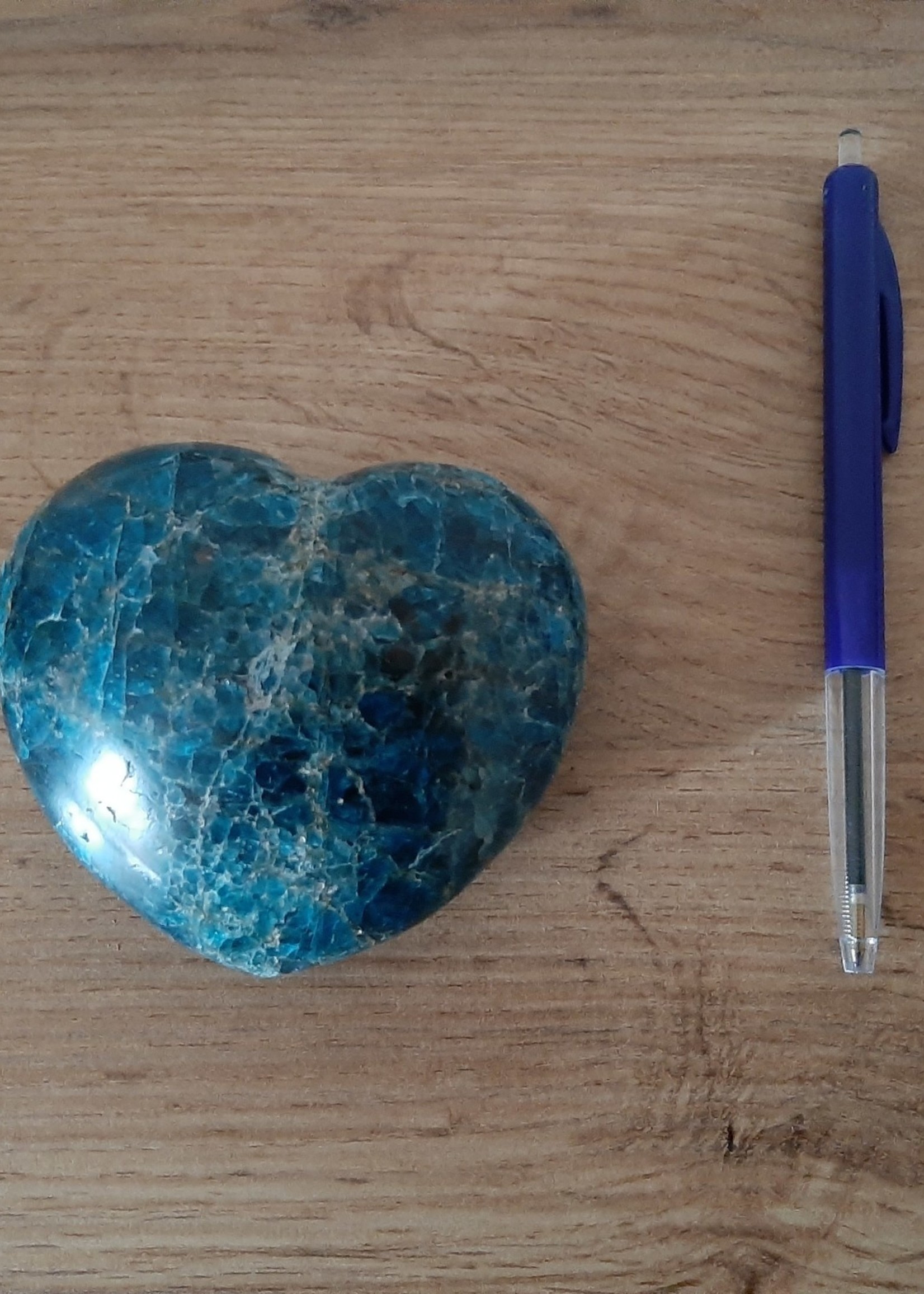 Hug stone Apatite Heart