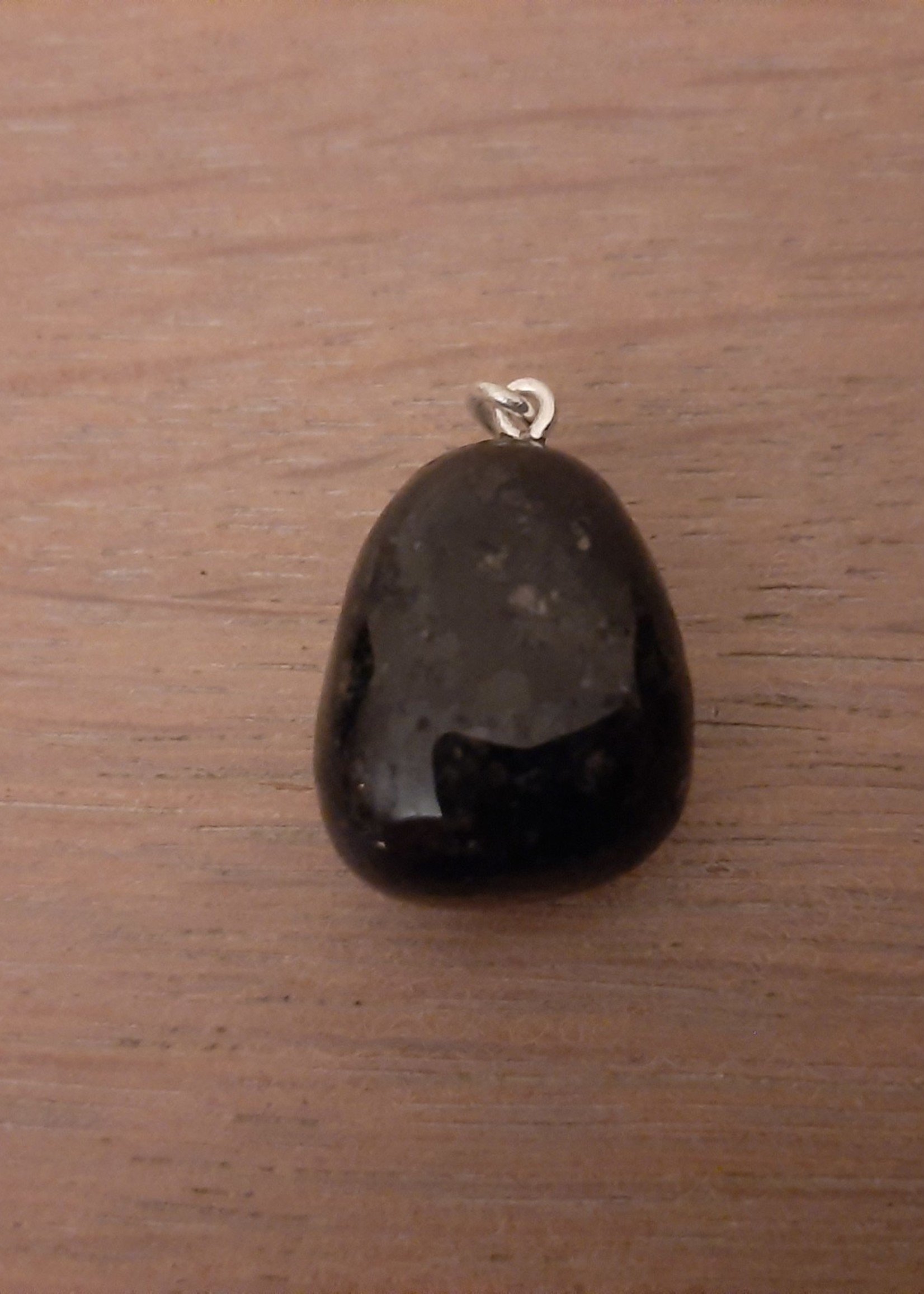 Pendant Nuummite