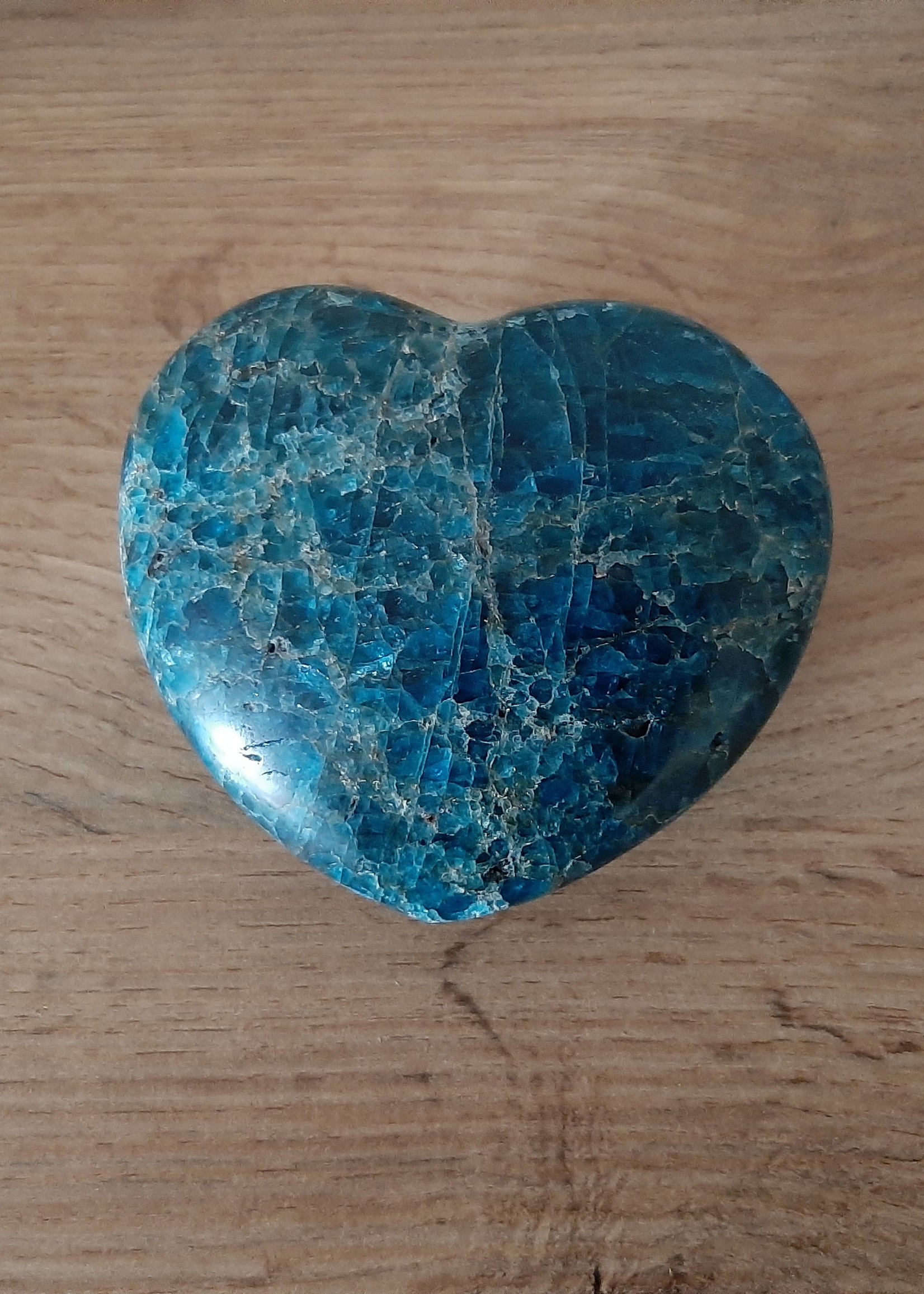 Hug stone Apatite Heart