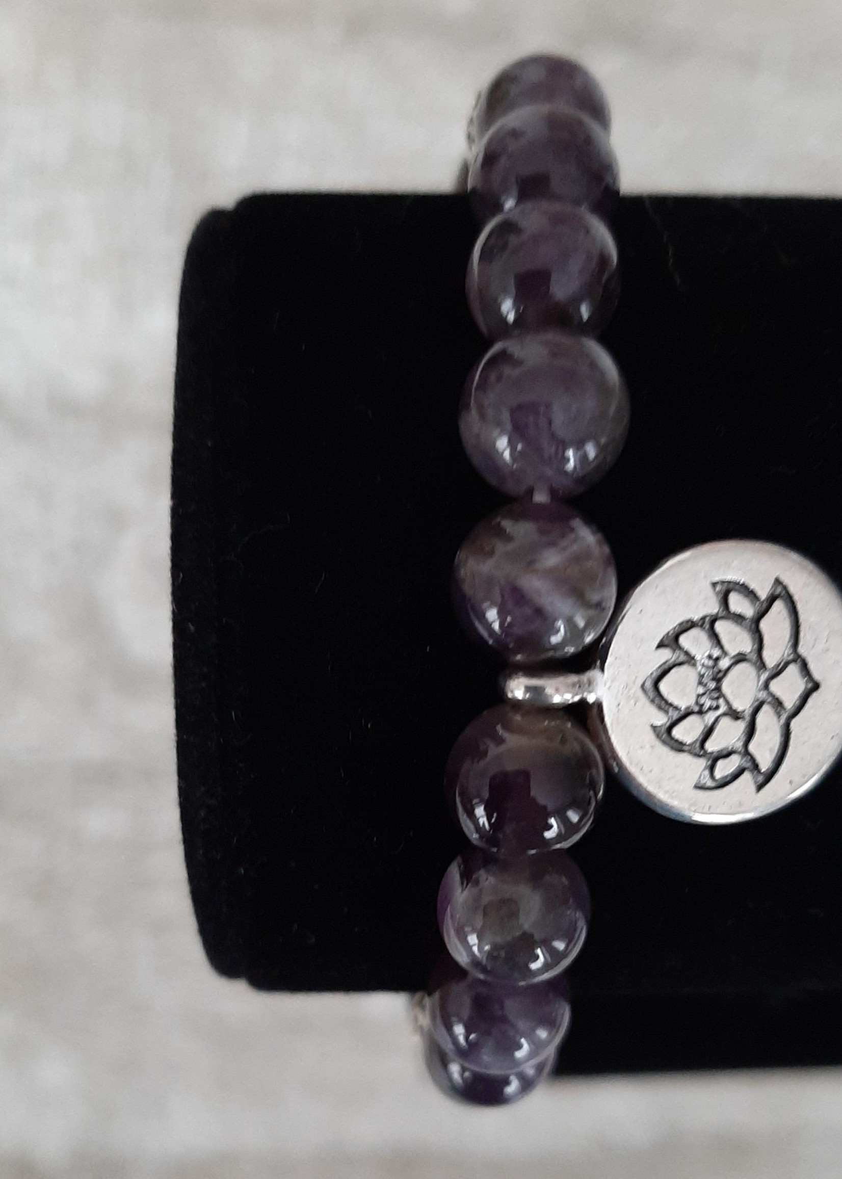 Bracelet Amethyst elastic with lotus charm