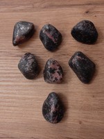 Hug Stone Rhodonite XL