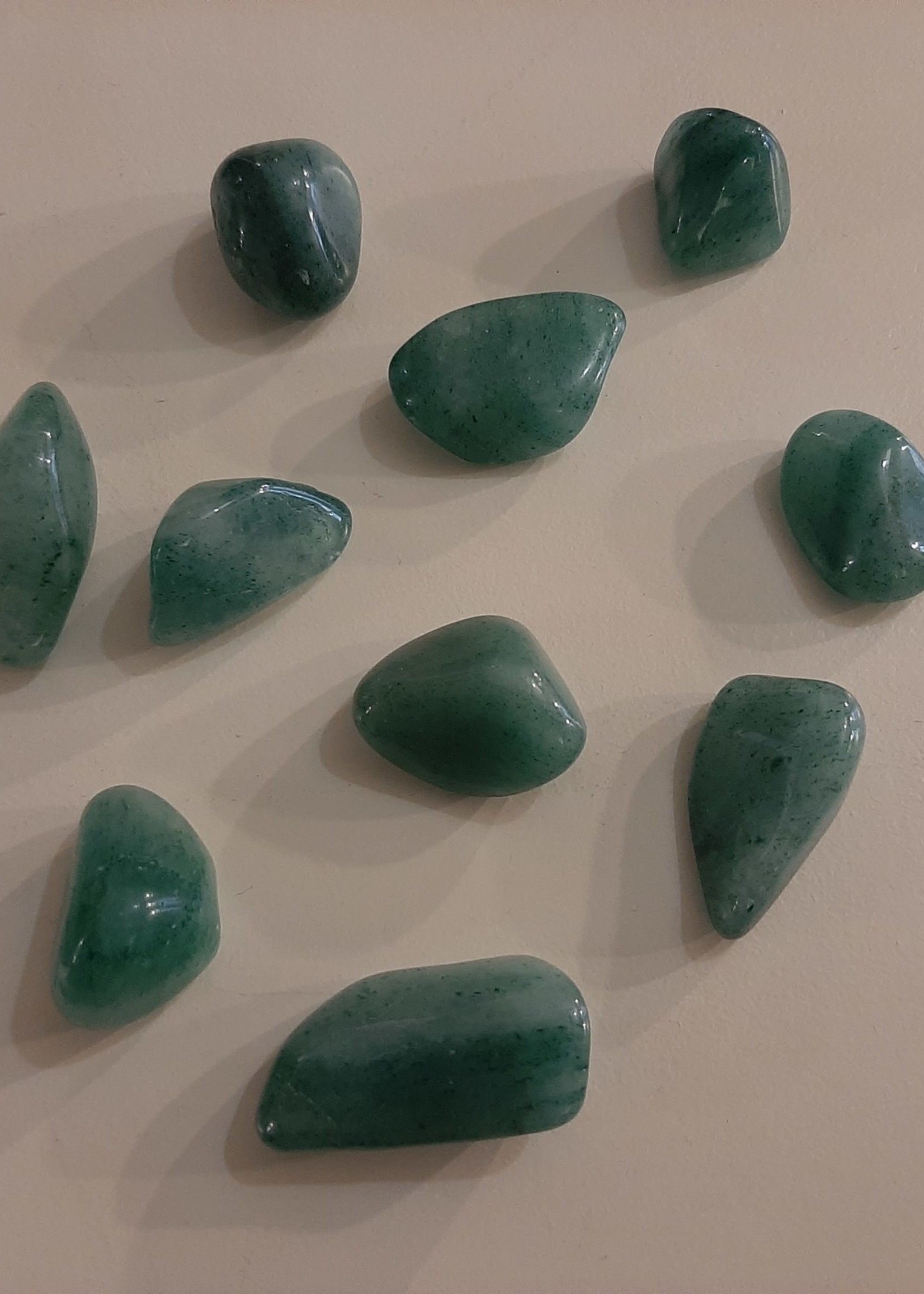 Hug Stone Green Aventurine M