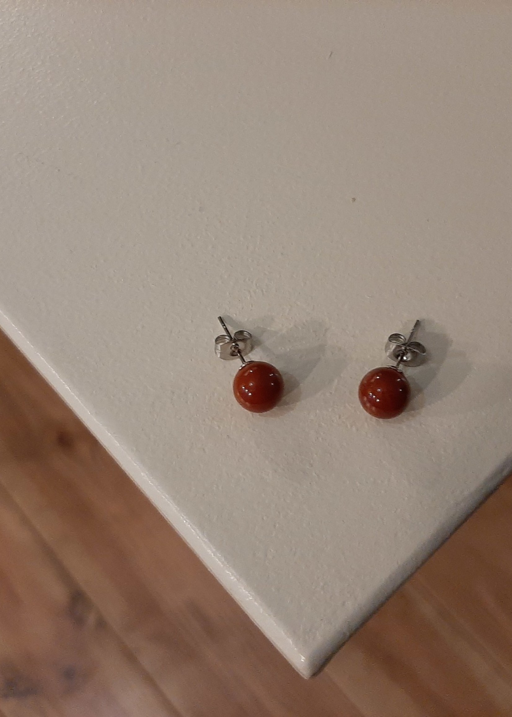 Clous d'oreilles Jaspe Rouge