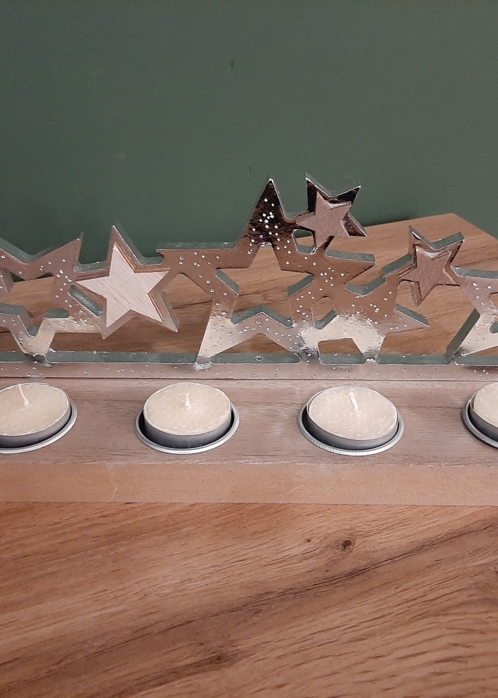 Wooden tea light holder for 4 tea lights with stars