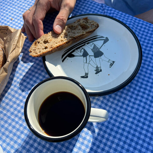 helen b. helen b. - Assiette en émail avec illustration