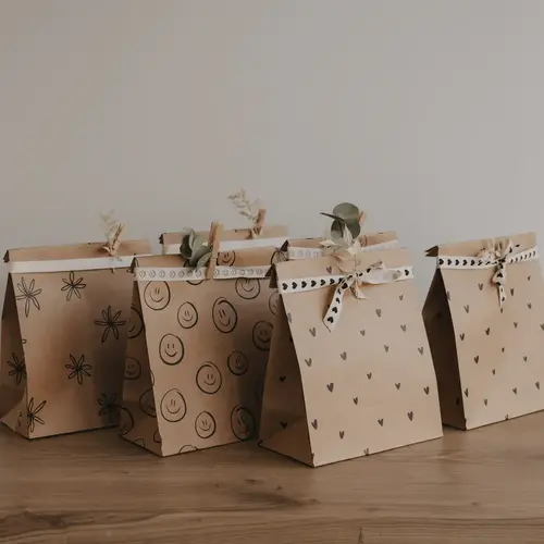 Eulenschnitt Set van Papieren geschenktas