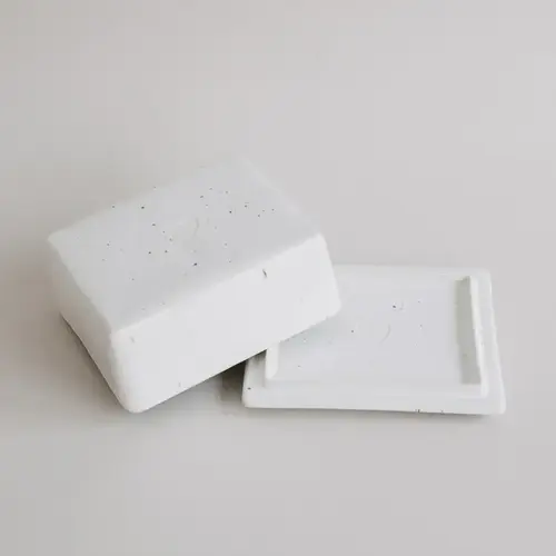 Eulenschnitt Beurrier en porcelaine avec détail cœur Eulenschnitt Beurrier en porcelaine avec détail cœur