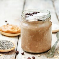 Overnight oats met koffie: een ontbijt dat ’s nachts voor je zorgt