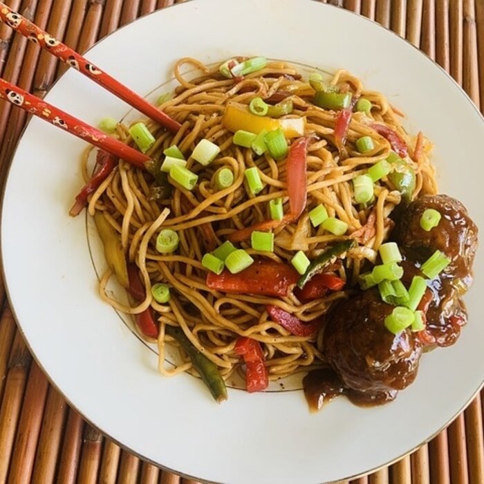 Smaakvolle bami met verse bamigroenten en kruidenmix