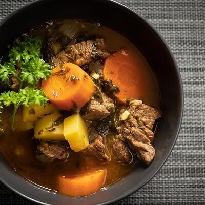 Smaakvolle runderstoofpot met bouillonpoeder vlees