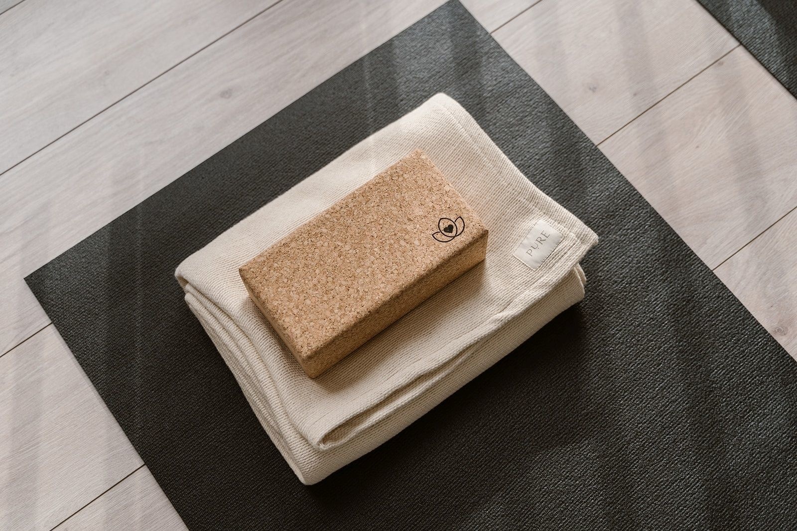 Sonderposten Yogamatte yogimat® studio - extra wide (Sonderlänge 175 cm) - earth-red main image 0