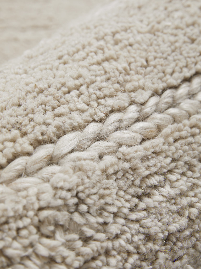 Hand-tufted and braided wool rug Freya 200x290 cm