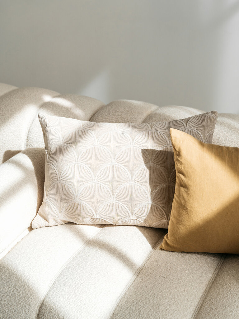 Velvet beige goudgeborduurd sierkussenhoes Jane 60x40 cm