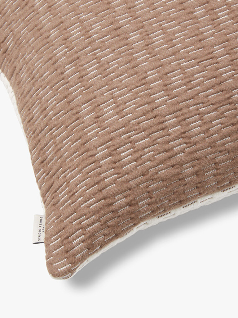 Tweekleurige zachte gequilte sierkussenhoes Olivia 60x40 cm bruin-ecru