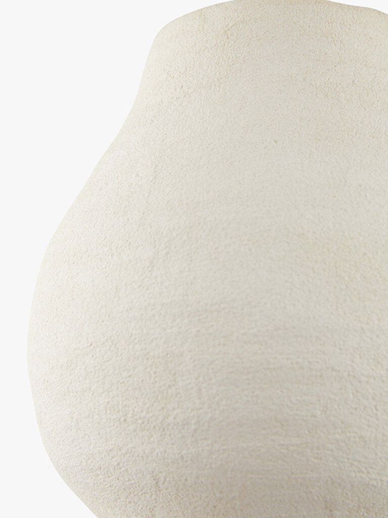 Handgemaakte aardewerken vaas Cleo mat ecru 16 x 17 cm