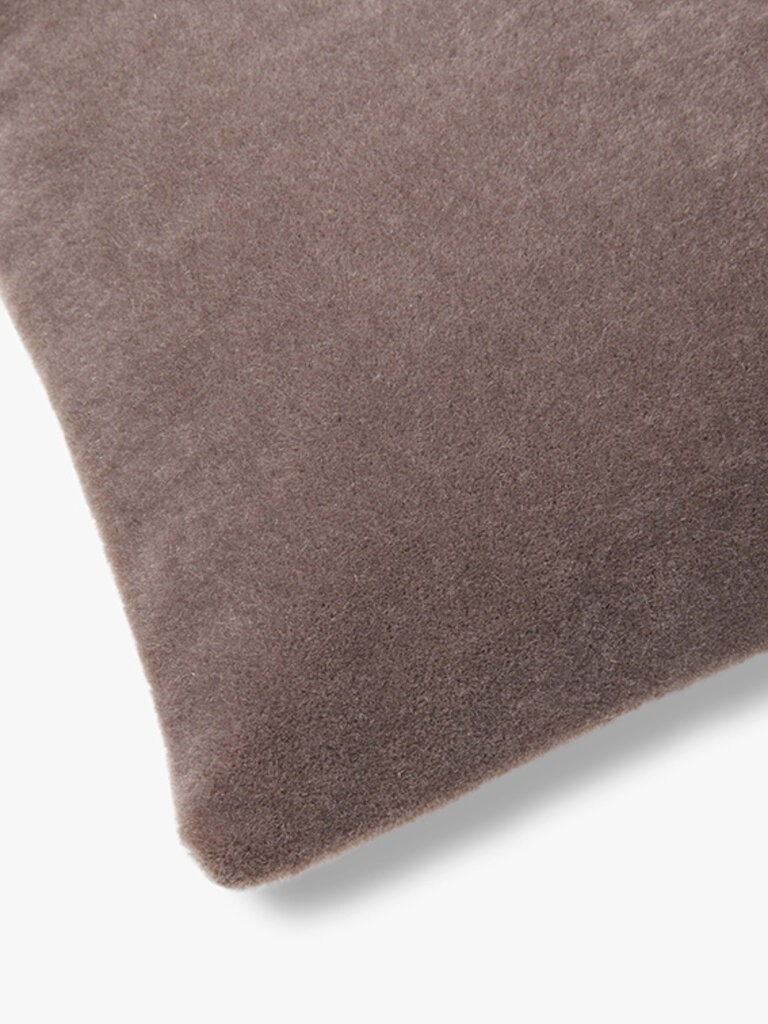 Luxe mohair sierkussenhoes Amy aubergine 50x50 cm