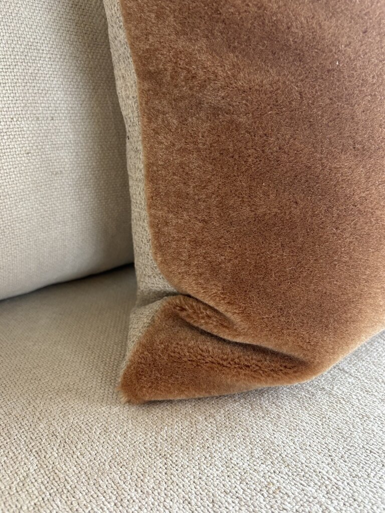 Luxurious mohair cushion Amy caramel 50x30 cm