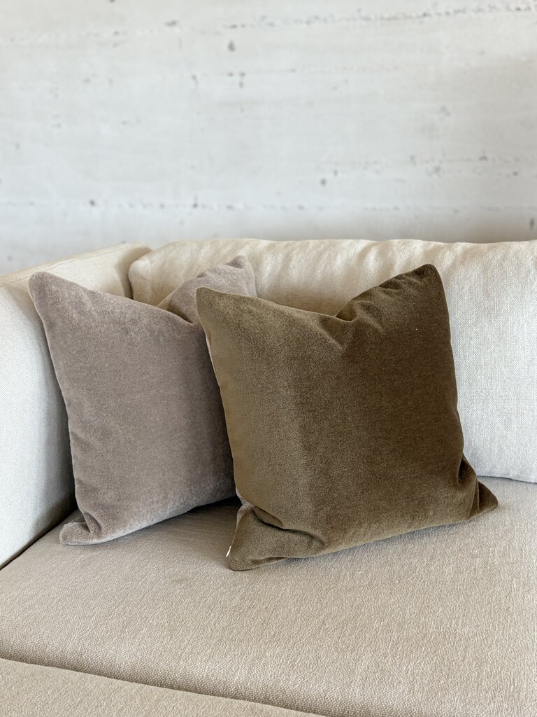 Luxurious mohair cushion Amy taupe 50x50 cm