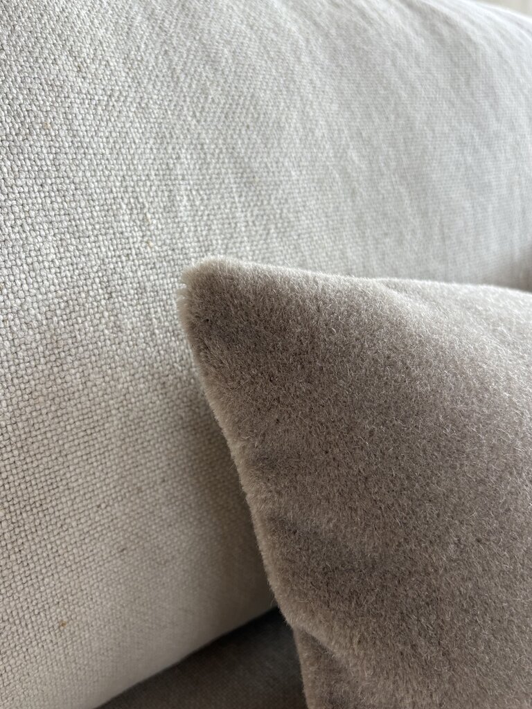 Luxurious mohair cushion Amy taupe 50x50 cm
