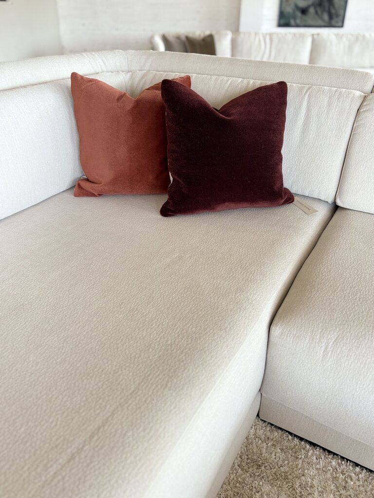 Luxurious mohair cushion Amy merlot 50x50 cm