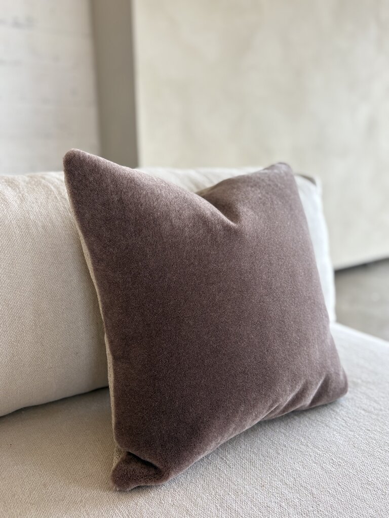Luxurious mohair cushion cover Amy aubergine 50x50 cm