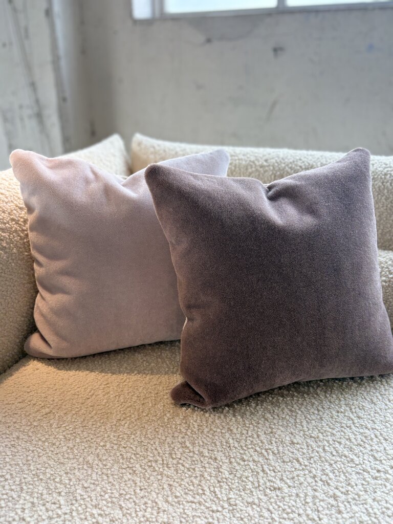 Luxurious mohair cushion cover Amy aubergine 50x50 cm