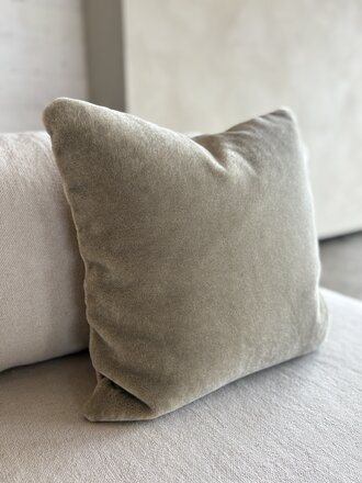 Luxurious mohair cushion Amy sage green 50x50 cm