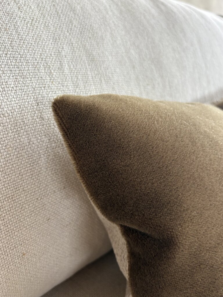 Satijnmohair sierkussenhoes Sara tabak 50x30 cm