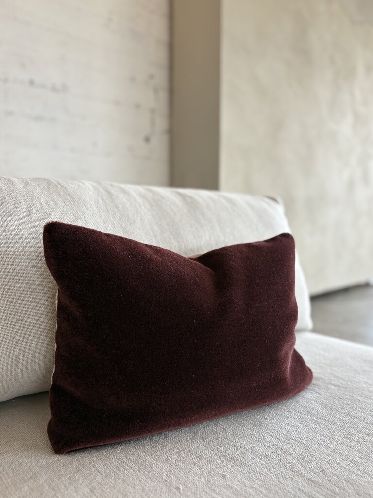 Luxurious mohair cushion Amy merlot 50x30 cm