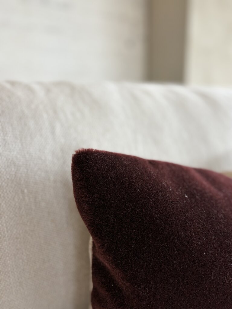 Luxurious mohair cushion Amy merlot 50x30 cm